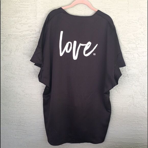 Victoria’s Secret Black Robe NWT LOVE One Size - Picture 1 of 14